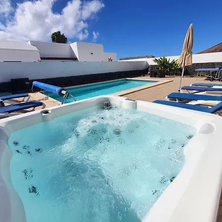 Alberto Private Heated Pool, Jacuzzi, Sea Views Villa Playa Blanca