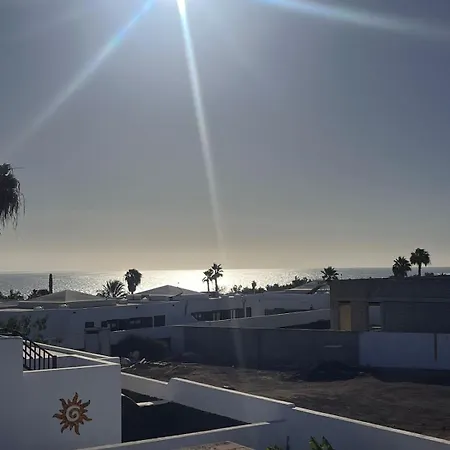 Alberto Private Heated Pool, Jacuzzi, Sea Views Playa Blanca