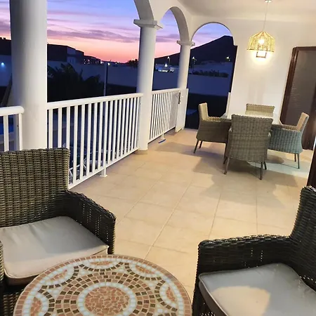 Alberto Private Heated Pool, Jacuzzi, Sea Views * Playa Blanca