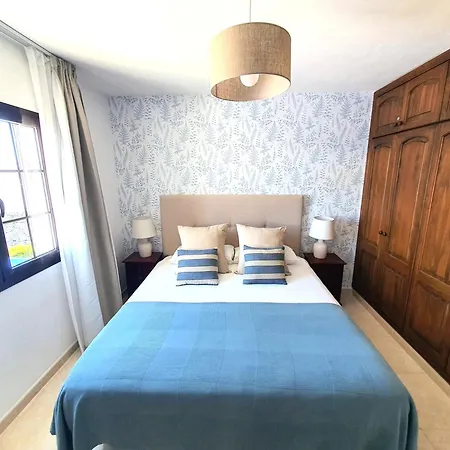 Вилла Alberto Private Heated Pool, Jacuzzi, Sea Views *