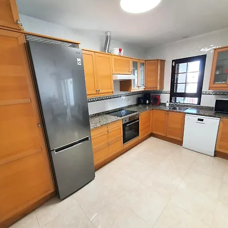 Alberto Private Heated Pool, Jacuzzi, Sea Views * Playa Blanca