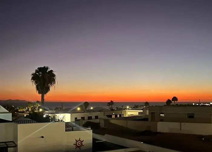 Alberto Private Heated Pool, Jacuzzi, Sea Views Villa Playa Blanca (Lanzarote)